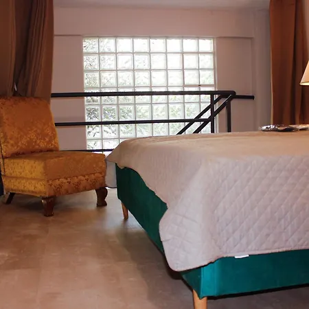 Theurbanloft アパート