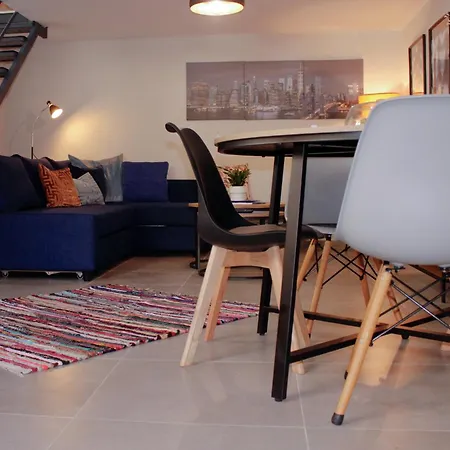 Theurbanloft Apartment